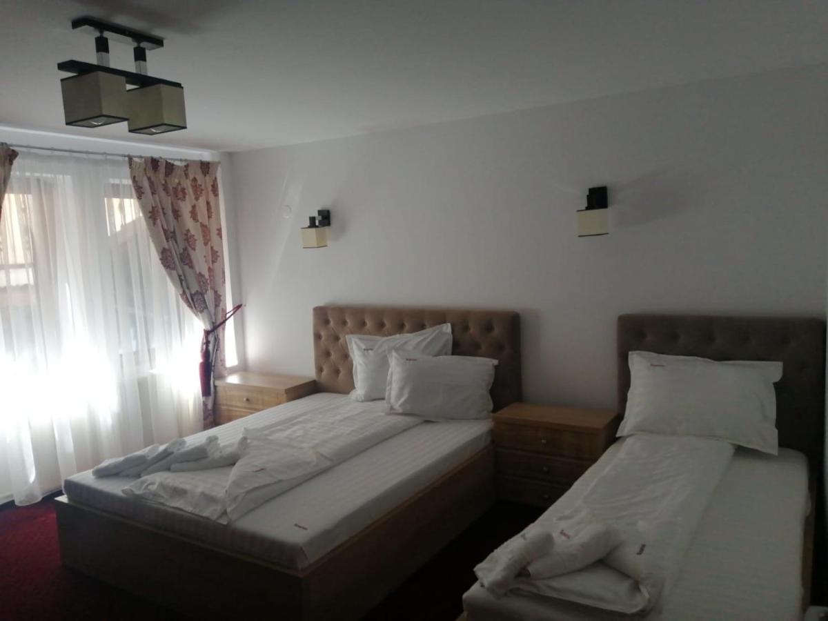 Pensiunea Rosenau Rîşnov Extérieur photo