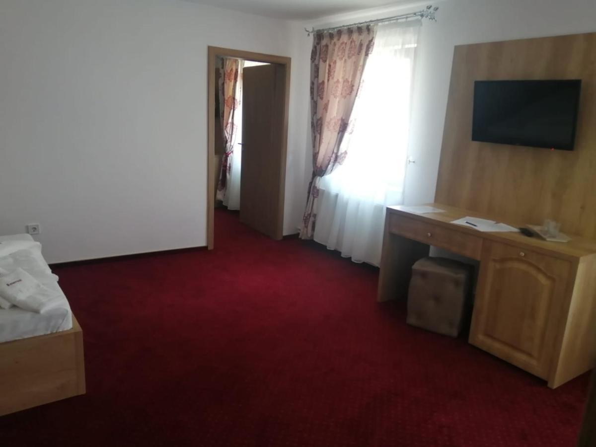 Pensiunea Rosenau Rîşnov Extérieur photo